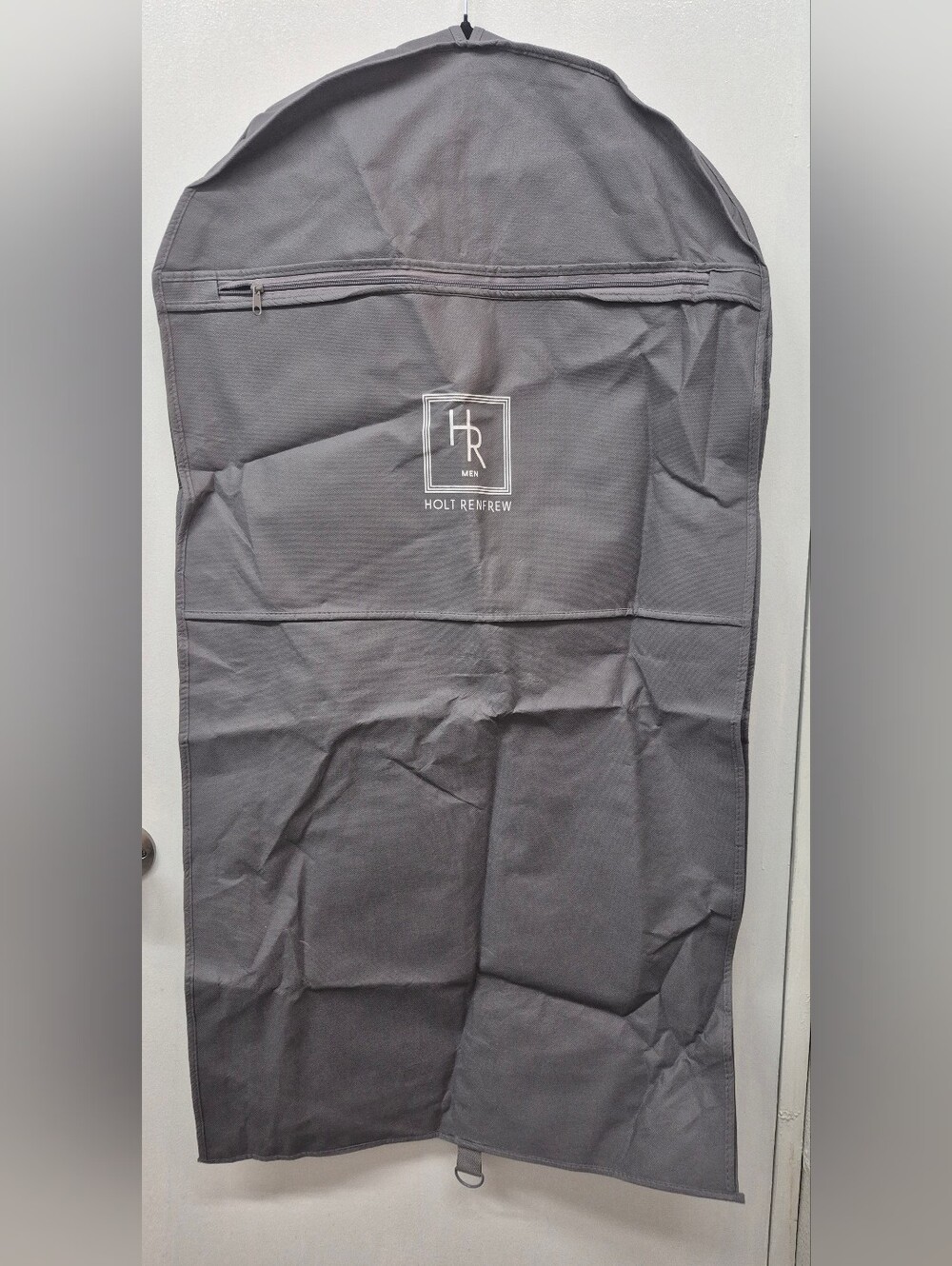 🎁🆓️ Holt Renfrew Men’s Gray Garment Bag